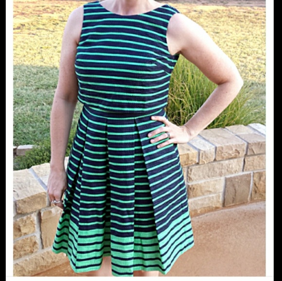 Just Taylor Dress - Picture 4 of 5